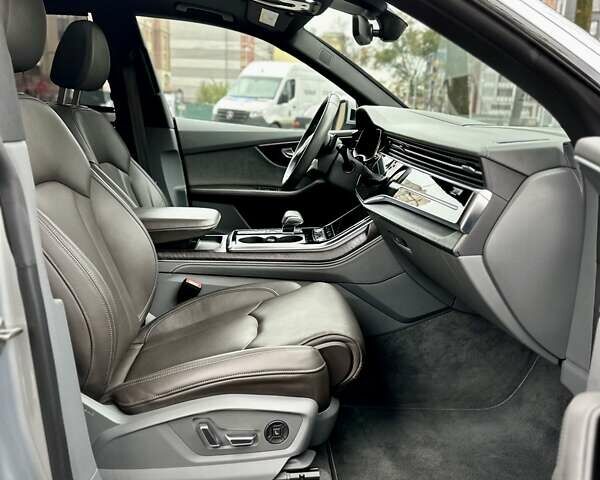 Ауди Q8 2019 в Киеве на Automoto.ua Серый Ауди Q8, объемом двигателя 3 л и пробегом 85 тыс. км за 62000 $, фото 39 на Automoto.ua