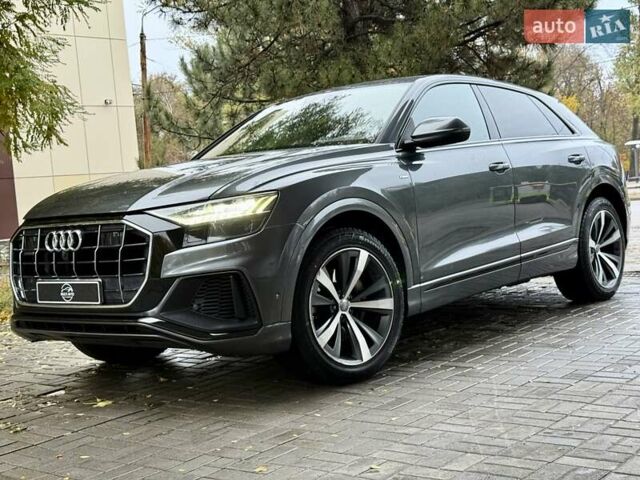 Ауді Q8 2019 у Дніпро (Дніпропетровську) на Automoto.ua Сірий Ауді Q8, об'ємом двигуна 2.97 л та пробігом 120 тис. км за 60500 $, фото 1 на Automoto.ua