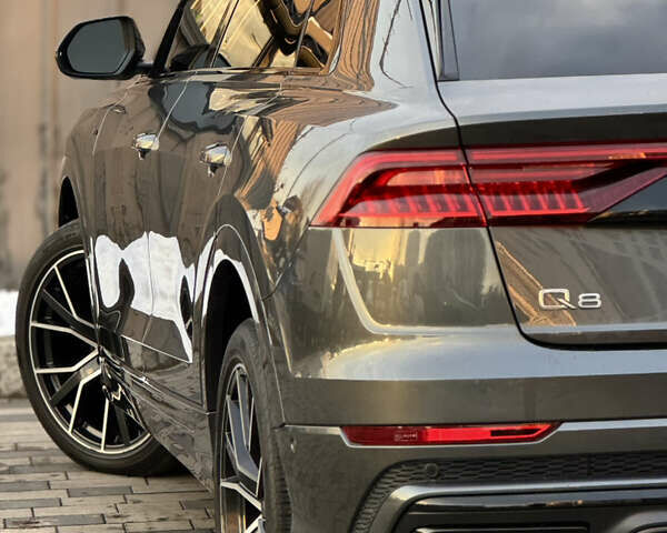 Сірий Ауді Q8, об'ємом двигуна 3 л та пробігом 139 тис. км за 44000 $, фото 52 на Automoto.ua