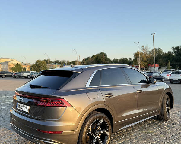 Серый Ауди Q8, объемом двигателя 3 л и пробегом 97 тыс. км за 48500 $, фото 5 на Automoto.ua