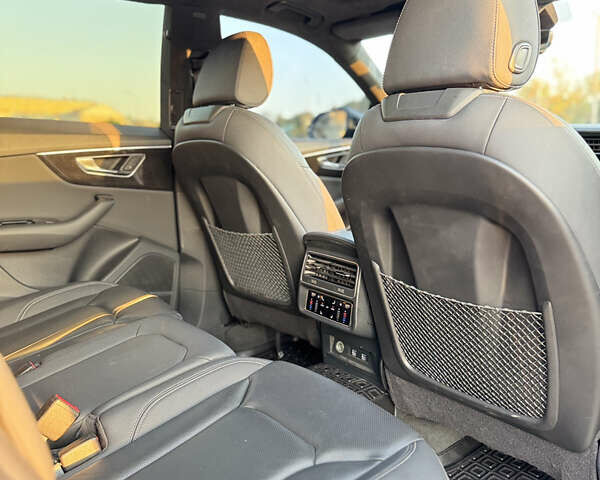 Серый Ауди Q8, объемом двигателя 3 л и пробегом 97 тыс. км за 48500 $, фото 12 на Automoto.ua