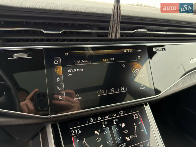 Серый Ауди Q8, объемом двигателя 3 л и пробегом 127 тыс. км за 47999 $, фото 46 на Automoto.ua