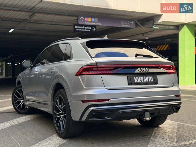 Серый Ауди Q8, объемом двигателя 3 л и пробегом 103 тыс. км за 46500 $, фото 5 на Automoto.ua