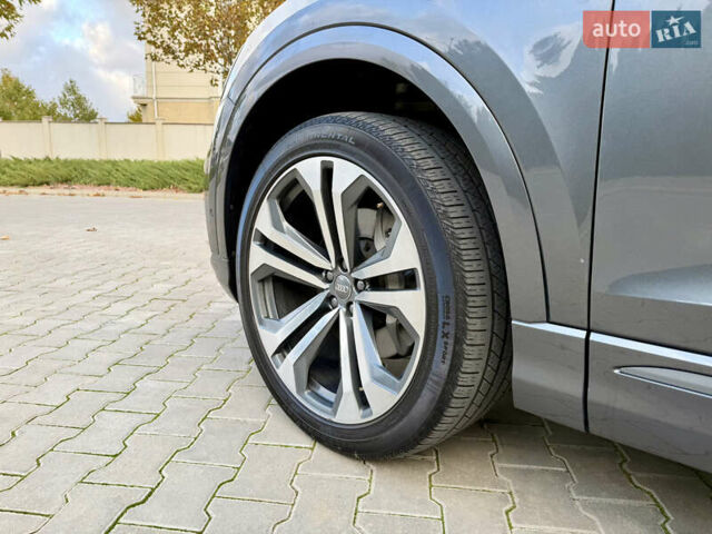 Серый Ауди Q8, объемом двигателя 3 л и пробегом 91 тыс. км за 58000 $, фото 45 на Automoto.ua