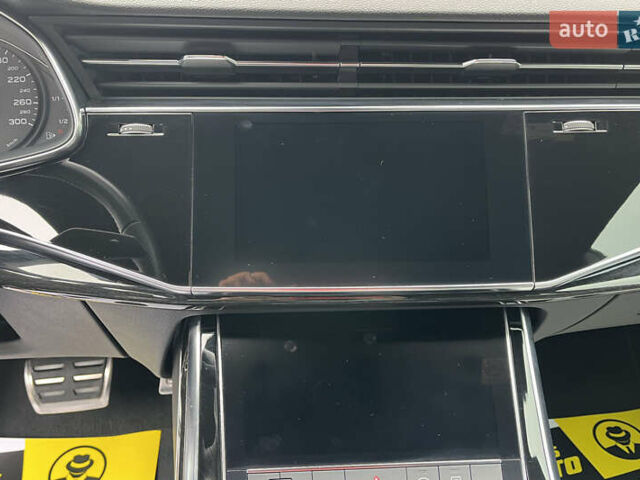 Сірий Ауді Q8, об'ємом двигуна 3 л та пробігом 85 тис. км за 55900 $, фото 16 на Automoto.ua