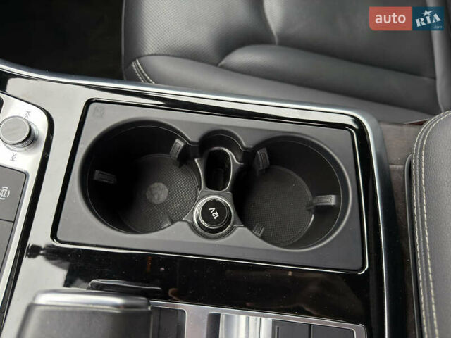 Серый Ауди Q8, объемом двигателя 3 л и пробегом 127 тыс. км за 47999 $, фото 53 на Automoto.ua