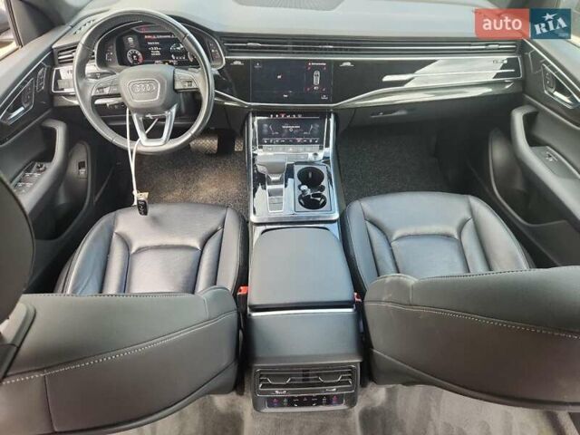 Серый Ауди Q8, объемом двигателя 3 л и пробегом 63 тыс. км за 20000 $, фото 7 на Automoto.ua