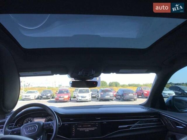 Сірий Ауді Q8, об'ємом двигуна 3 л та пробігом 141 тис. км за 63490 $, фото 3 на Automoto.ua