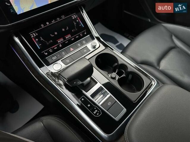 Серый Ауди Q8, объемом двигателя 3 л и пробегом 125 тыс. км за 48999 $, фото 77 на Automoto.ua