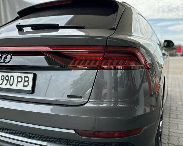 Серый Ауди Q8, объемом двигателя 3 л и пробегом 92 тыс. км за 55000 $, фото 8 на Automoto.ua