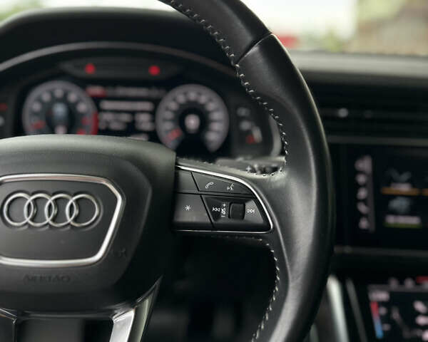 Серый Ауди Q8, объемом двигателя 3 л и пробегом 92 тыс. км за 55000 $, фото 24 на Automoto.ua