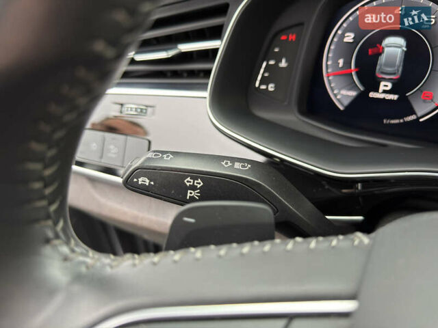 Серый Ауди Q8, объемом двигателя 3 л и пробегом 127 тыс. км за 47999 $, фото 41 на Automoto.ua