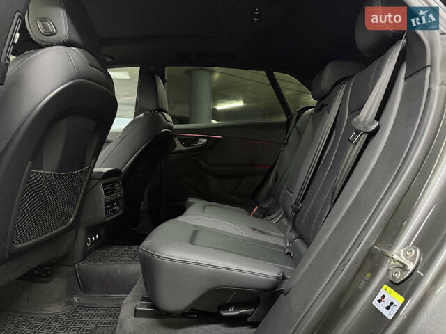 Серый Ауди Q8, объемом двигателя 3 л и пробегом 74 тыс. км за 54500 $, фото 22 на Automoto.ua