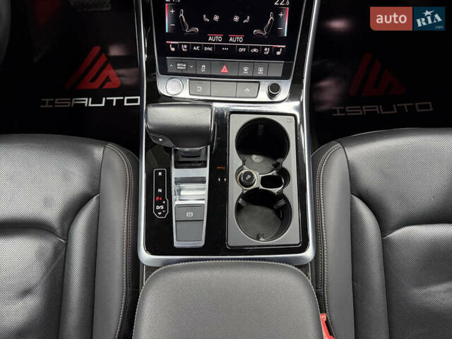 Серый Ауди Q8, объемом двигателя 3 л и пробегом 74 тыс. км за 54500 $, фото 26 на Automoto.ua