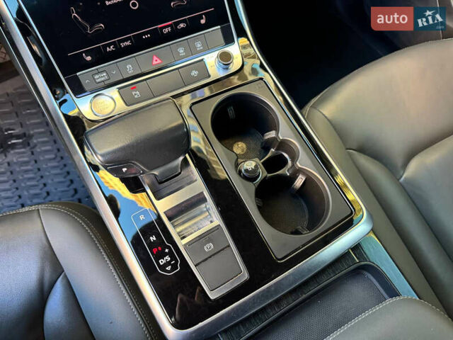 Серый Ауди Q8, объемом двигателя 3 л и пробегом 150 тыс. км за 40900 $, фото 20 на Automoto.ua