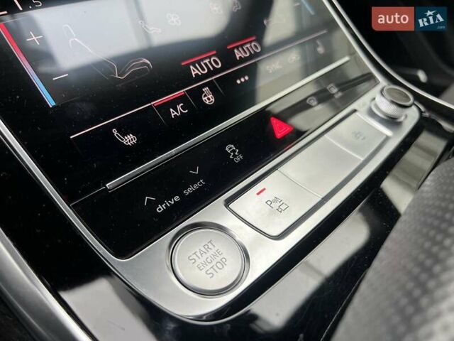 Сірий Ауді Q8, об'ємом двигуна 2.97 л та пробігом 78 тис. км за 65099 $, фото 51 на Automoto.ua