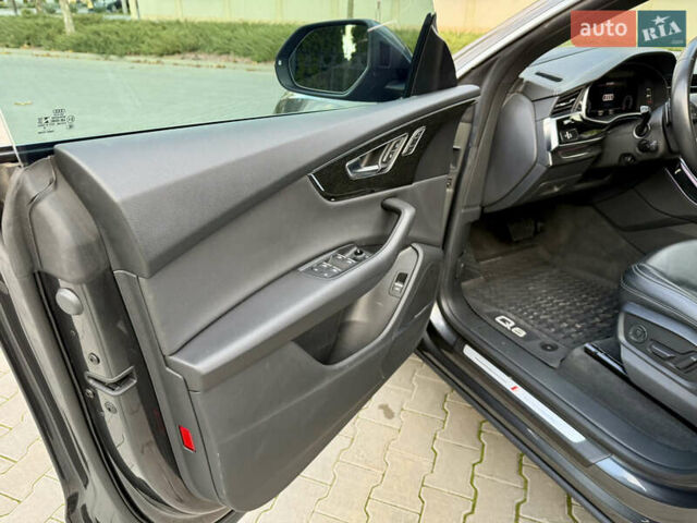 Серый Ауди Q8, объемом двигателя 3 л и пробегом 91 тыс. км за 58000 $, фото 29 на Automoto.ua