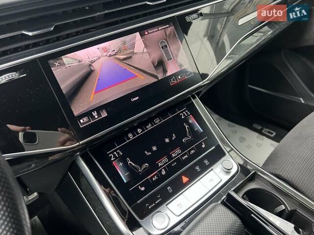 Сірий Ауді Q8, об'ємом двигуна 2.97 л та пробігом 78 тис. км за 65099 $, фото 50 на Automoto.ua