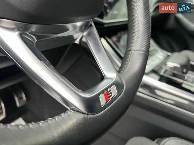 Сірий Ауді Q8, об'ємом двигуна 2.97 л та пробігом 78 тис. км за 65099 $, фото 47 на Automoto.ua