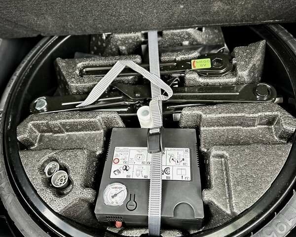 Ауди Q8 2019 в Киеве на Automoto.ua Серый Ауди Q8, объемом двигателя 3 л и пробегом 85 тыс. км за 62000 $, фото 66 на Automoto.ua