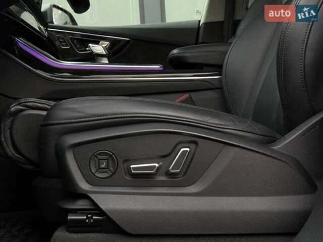 Серый Ауди Q8, объемом двигателя 3 л и пробегом 131 тыс. км за 55000 $, фото 23 на Automoto.ua