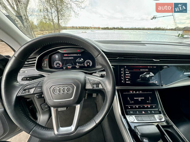 Сірий Ауді Q8, об'ємом двигуна 3 л та пробігом 135 тис. км за 56400 $, фото 9 на Automoto.ua