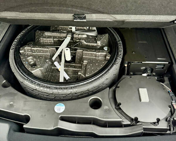 Сірий Ауді Q8, об'ємом двигуна 3 л та пробігом 64 тис. км за 54990 $, фото 24 на Automoto.ua