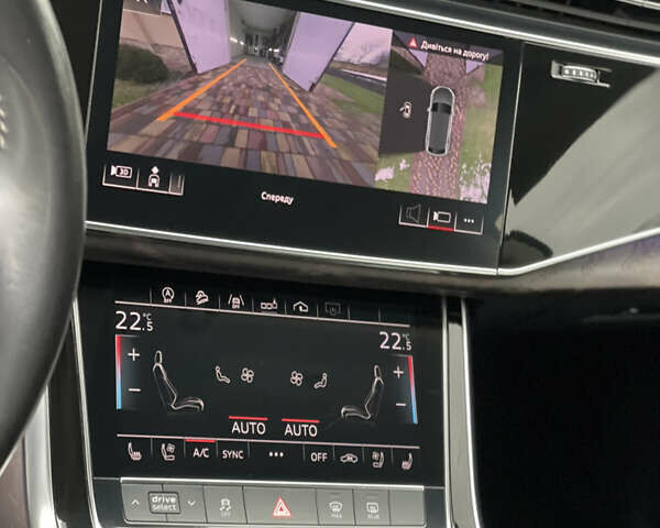 Сірий Ауді Q8, об'ємом двигуна 3 л та пробігом 139 тис. км за 44000 $, фото 18 на Automoto.ua