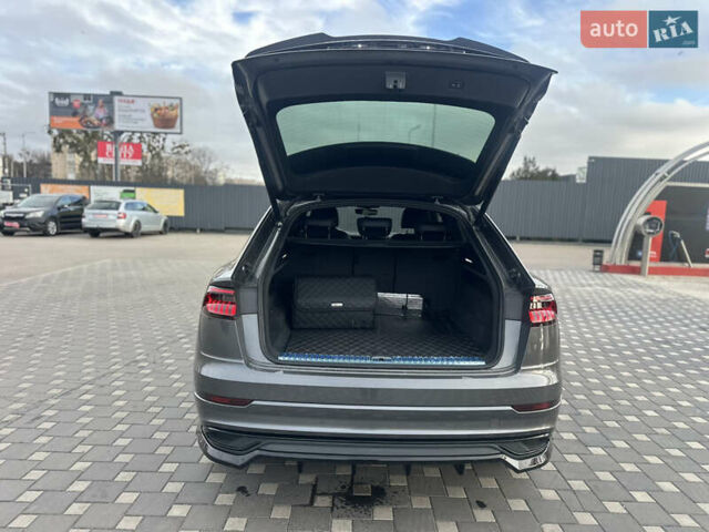 Сірий Ауді Q8, об'ємом двигуна 2.97 л та пробігом 130 тис. км за 65000 $, фото 11 на Automoto.ua