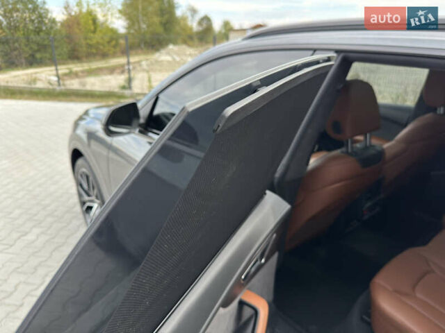 Серый Ауди Q8, объемом двигателя 2.97 л и пробегом 120 тыс. км за 75900 $, фото 16 на Automoto.ua