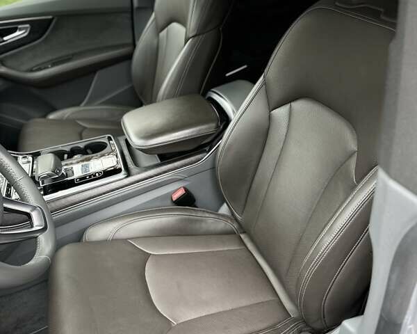Ауди Q8 2019 в Киеве на Automoto.ua Серый Ауди Q8, объемом двигателя 3 л и пробегом 85 тыс. км за 62000 $, фото 50 на Automoto.ua