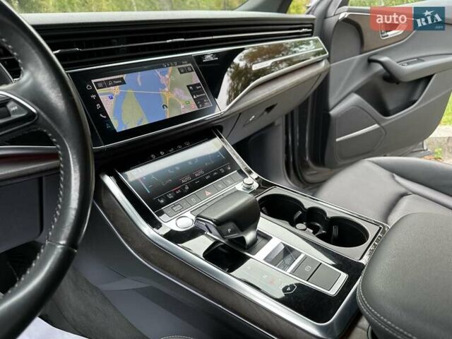 Серый Ауди Q8, объемом двигателя 3 л и пробегом 125 тыс. км за 48999 $, фото 81 на Automoto.ua