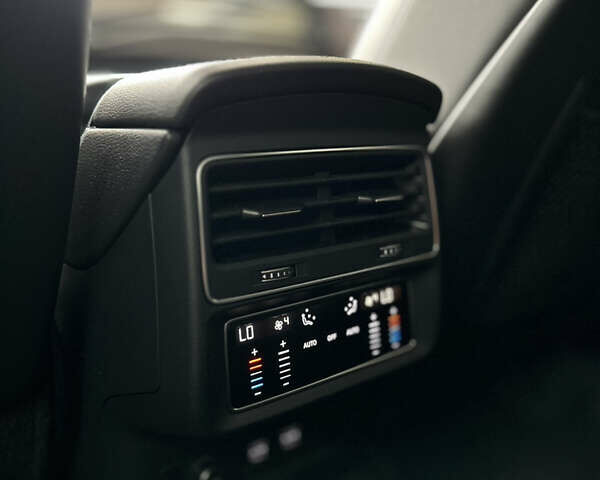 Серый Ауди Q8, объемом двигателя 3 л и пробегом 92 тыс. км за 55000 $, фото 21 на Automoto.ua