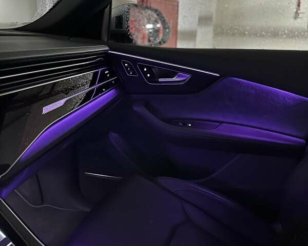 Ауди Q8 2019 в Киеве на Automoto.ua Серый Ауди Q8, объемом двигателя 3 л и пробегом 85 тыс. км за 62000 $, фото 156 на Automoto.ua