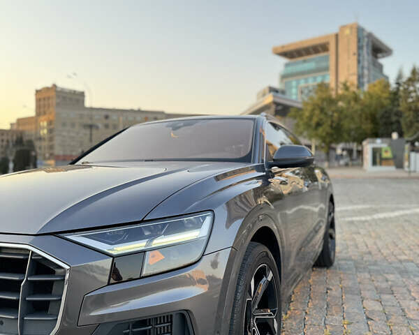 Серый Ауди Q8, объемом двигателя 3 л и пробегом 97 тыс. км за 48500 $, фото 4 на Automoto.ua