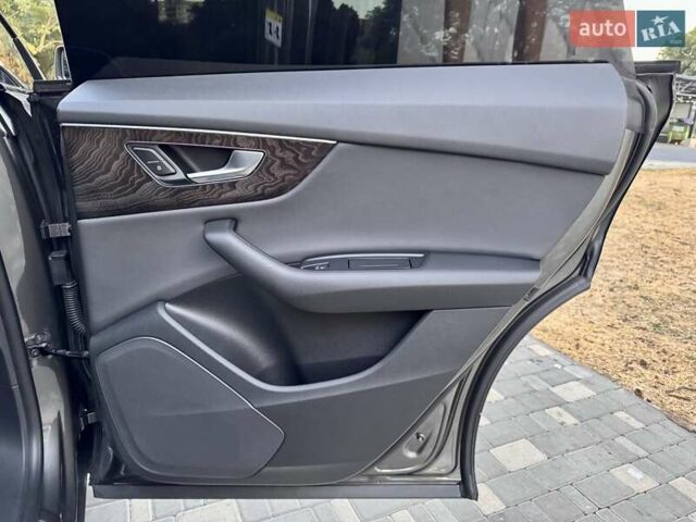Серый Ауди Q8, объемом двигателя 3 л и пробегом 87 тыс. км за 49999 $, фото 76 на Automoto.ua