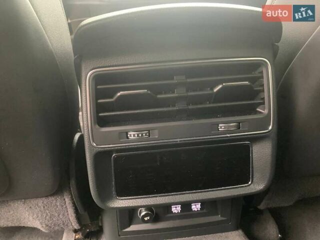 Ауди Q8 2019 в Стрые на Automoto.ua Серый Ауди Q8, объемом двигателя 3 л и пробегом 155 тыс. км за 34000 $, фото 19 на Automoto.ua