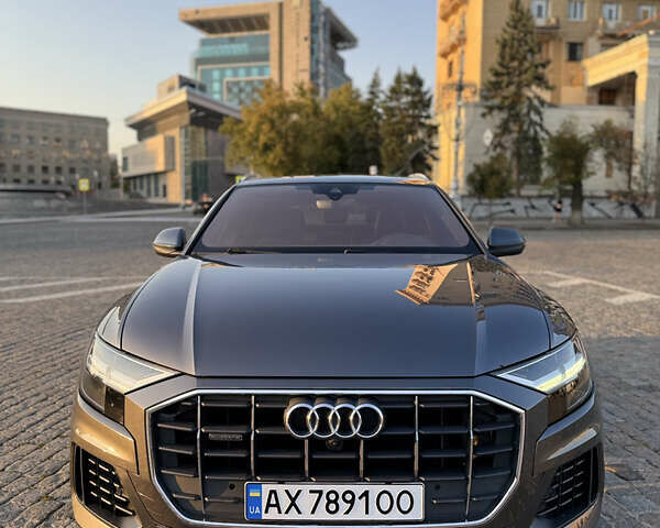 Серый Ауди Q8, объемом двигателя 3 л и пробегом 97 тыс. км за 48500 $, фото 1 на Automoto.ua
