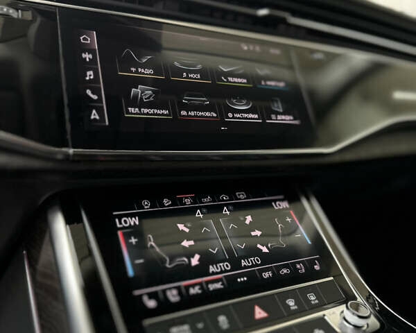 Сірий Ауді Q8, об'ємом двигуна 3 л та пробігом 92 тис. км за 56000 $, фото 26 на Automoto.ua