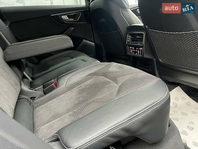 Сірий Ауді Q8, об'ємом двигуна 2.97 л та пробігом 78 тис. км за 65099 $, фото 29 на Automoto.ua