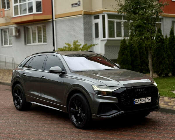 Сірий Ауді Q8, об'ємом двигуна 3 л та пробігом 64 тис. км за 54990 $, фото 1 на Automoto.ua