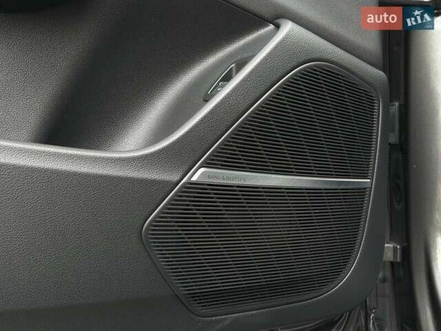 Серый Ауди Q8, объемом двигателя 3 л и пробегом 125 тыс. км за 48999 $, фото 91 на Automoto.ua