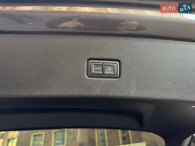 Серый Ауди Q8, объемом двигателя 3 л и пробегом 150 тыс. км за 40900 $, фото 29 на Automoto.ua