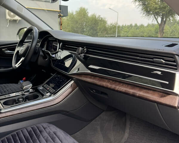 Серый Ауди Q8, объемом двигателя 3 л и пробегом 61 тыс. км за 56000 $, фото 39 на Automoto.ua