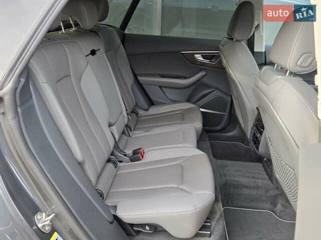 Серый Ауди Q8, объемом двигателя 3 л и пробегом 11 тыс. км за 67900 $, фото 14 на Automoto.ua
