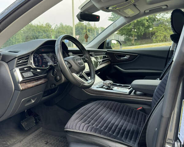 Серый Ауди Q8, объемом двигателя 3 л и пробегом 61 тыс. км за 56000 $, фото 23 на Automoto.ua