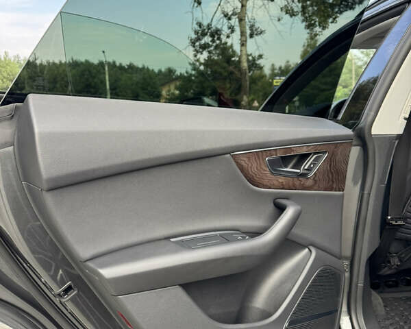 Серый Ауди Q8, объемом двигателя 3 л и пробегом 61 тыс. км за 56000 $, фото 28 на Automoto.ua