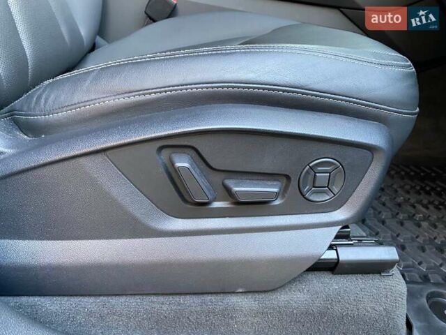 Серый Ауди Q8, объемом двигателя 3 л и пробегом 61 тыс. км за 63000 $, фото 95 на Automoto.ua