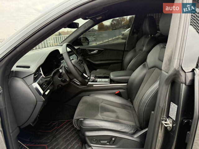 Серый Ауди Q8, объемом двигателя 2.97 л и пробегом 74 тыс. км за 72999 $, фото 16 на Automoto.ua