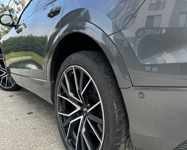 Серый Ауди Q8, объемом двигателя 3 л и пробегом 61 тыс. км за 56000 $, фото 48 на Automoto.ua